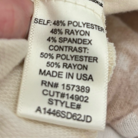 altar’d state “Go Your Own Way” Cream Graphic Cropped Hoodie Sweater Woman’s XS - Picture 7 of 7